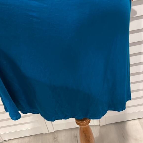 Express NWT Dress long sleeve in a Royal Blue with front top Cut out. - Picture 4 of 10